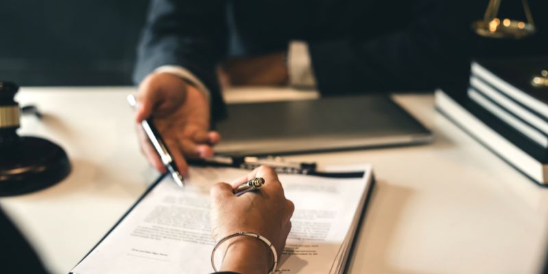 El contrato de servicios no da derecho a liquidación