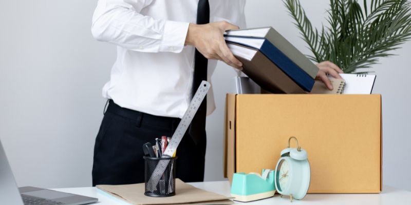 Obligar al trabajador a renunciar implica indemnizarlo