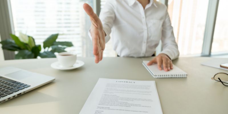 Otrosí en el contrato de trabajo