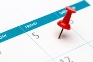 Pago del sábado y domingo si el contrato termina el viernes