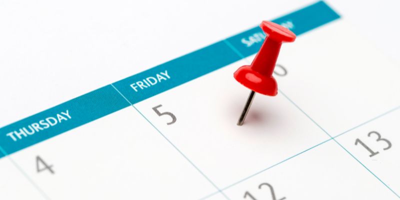 Pago del sábado y domingo si el contrato termina el viernes