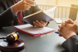 Relación legal y reglamentaria