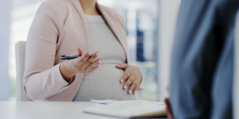 Riesgos laborales en la licencia de maternidad