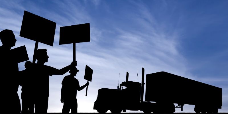 Salarios caídos o brazos caídos