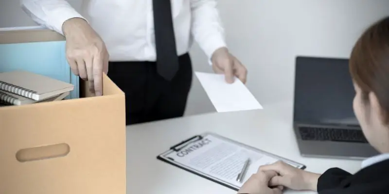 Se puede renunciar a un trabajo de un día para otro